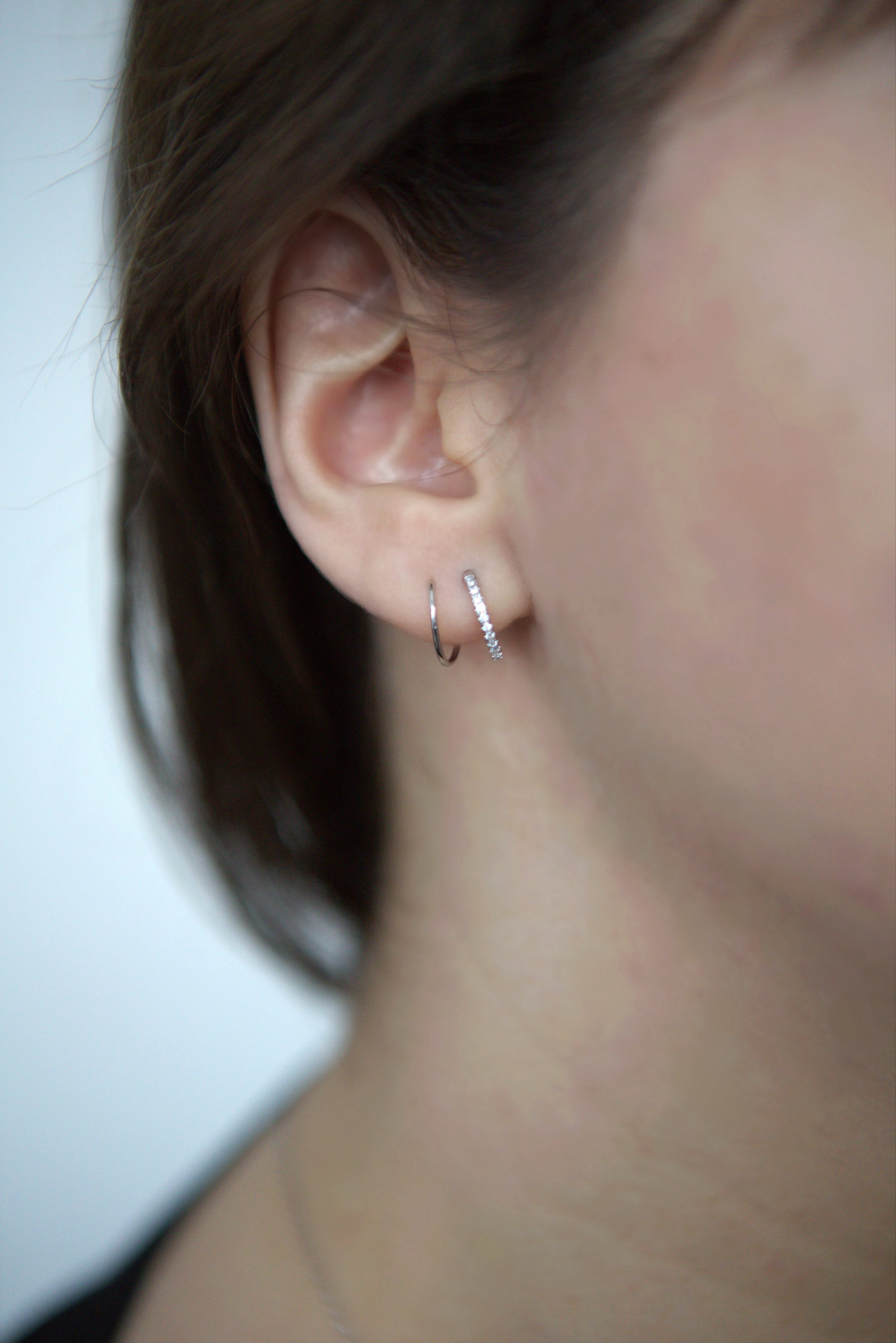 Boucle d'Oreille Double Anneaux Faux Perçing Argent et Zircon gauche