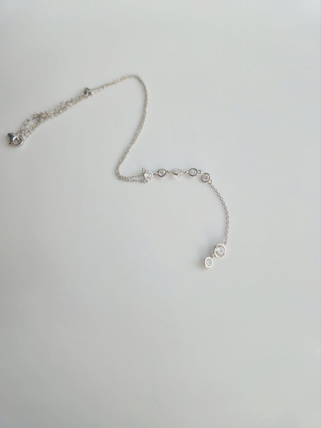 Collier en Y Nébula en Argent 925 et Zircons