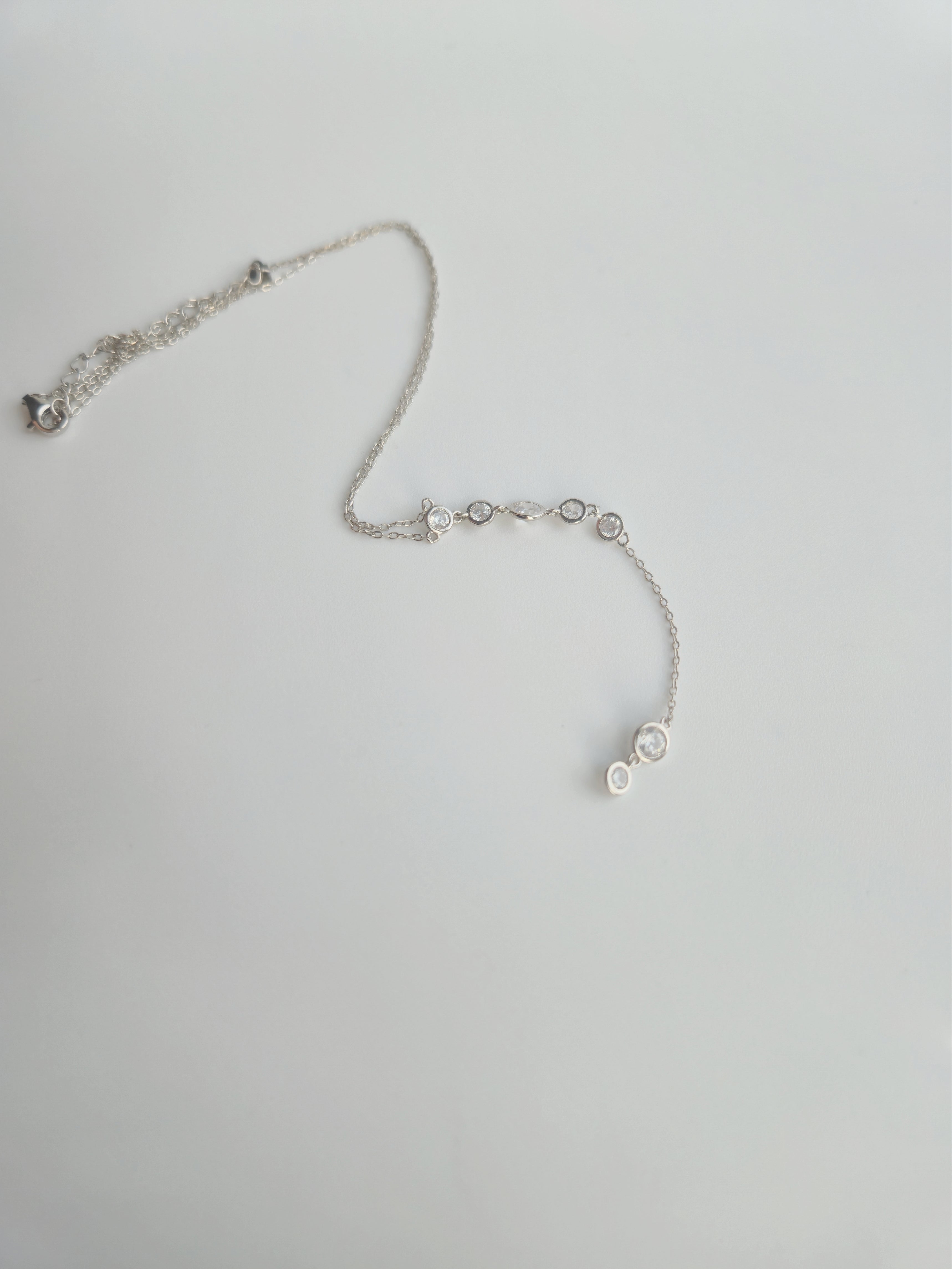 Collier en Y Nébula en Argent 925 et Zircons