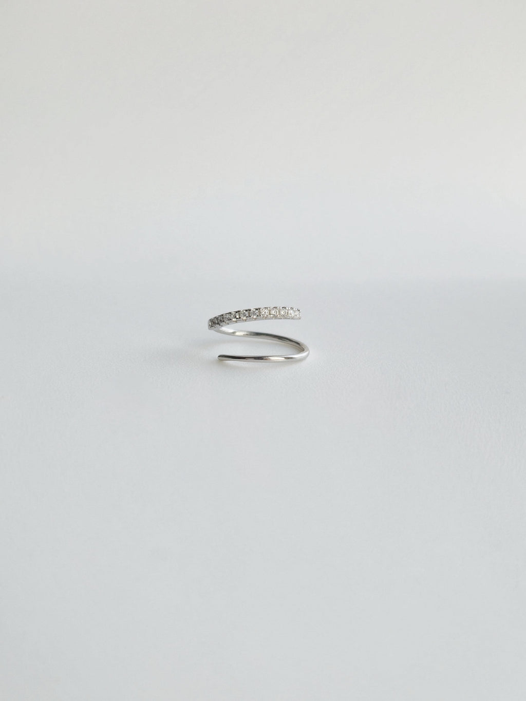 Boucle d'Oreille Double Anneaux Faux Perçing Argent et Zircon gauche