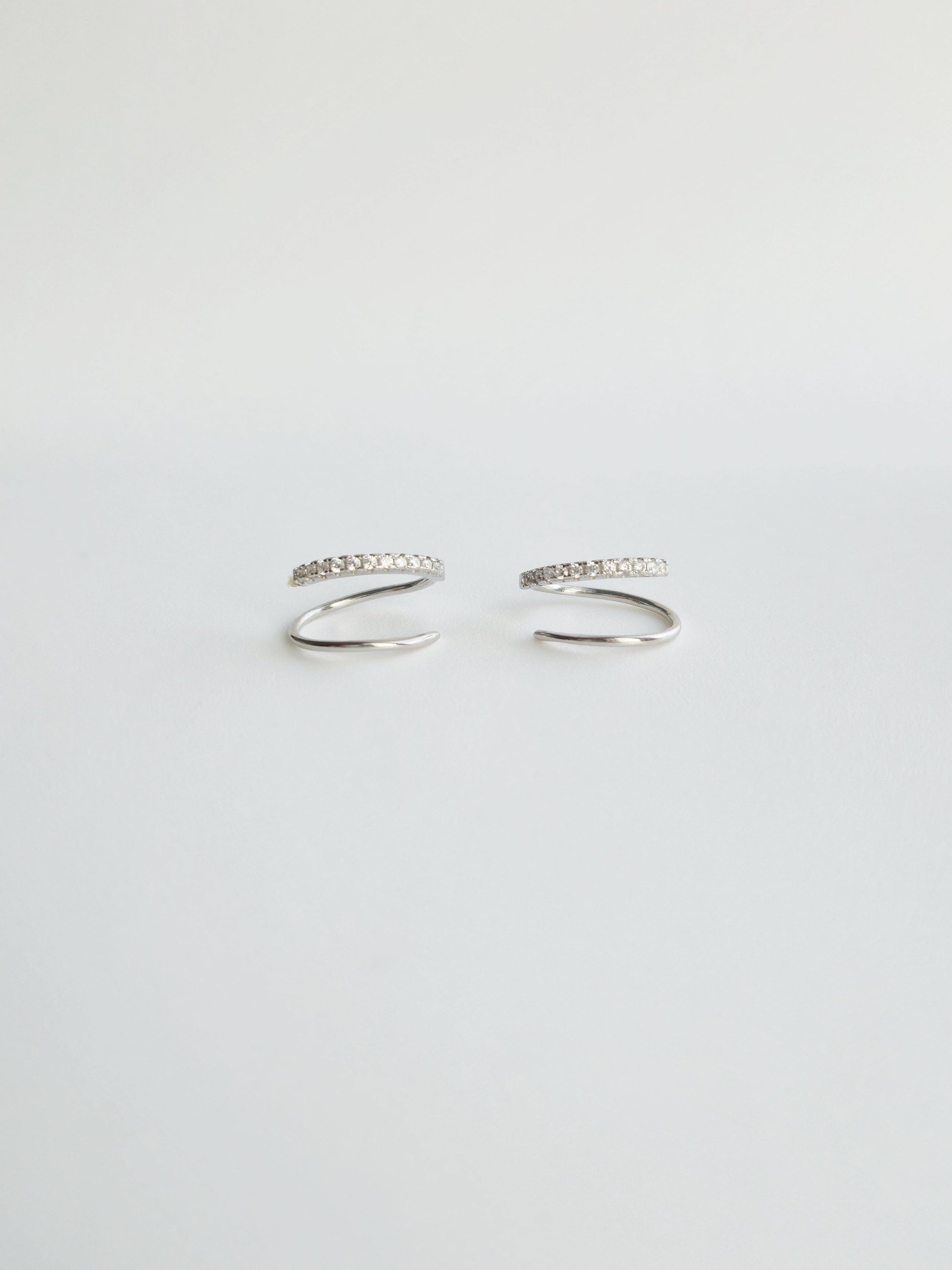 Boucle d'Oreille Double Anneaux Faux Perçing Argent et Zircon droite