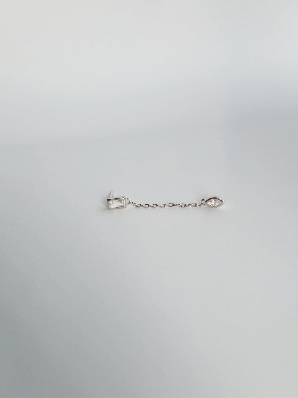 Boucle D'oreille Cosmos Pendante en Argent et Zircons