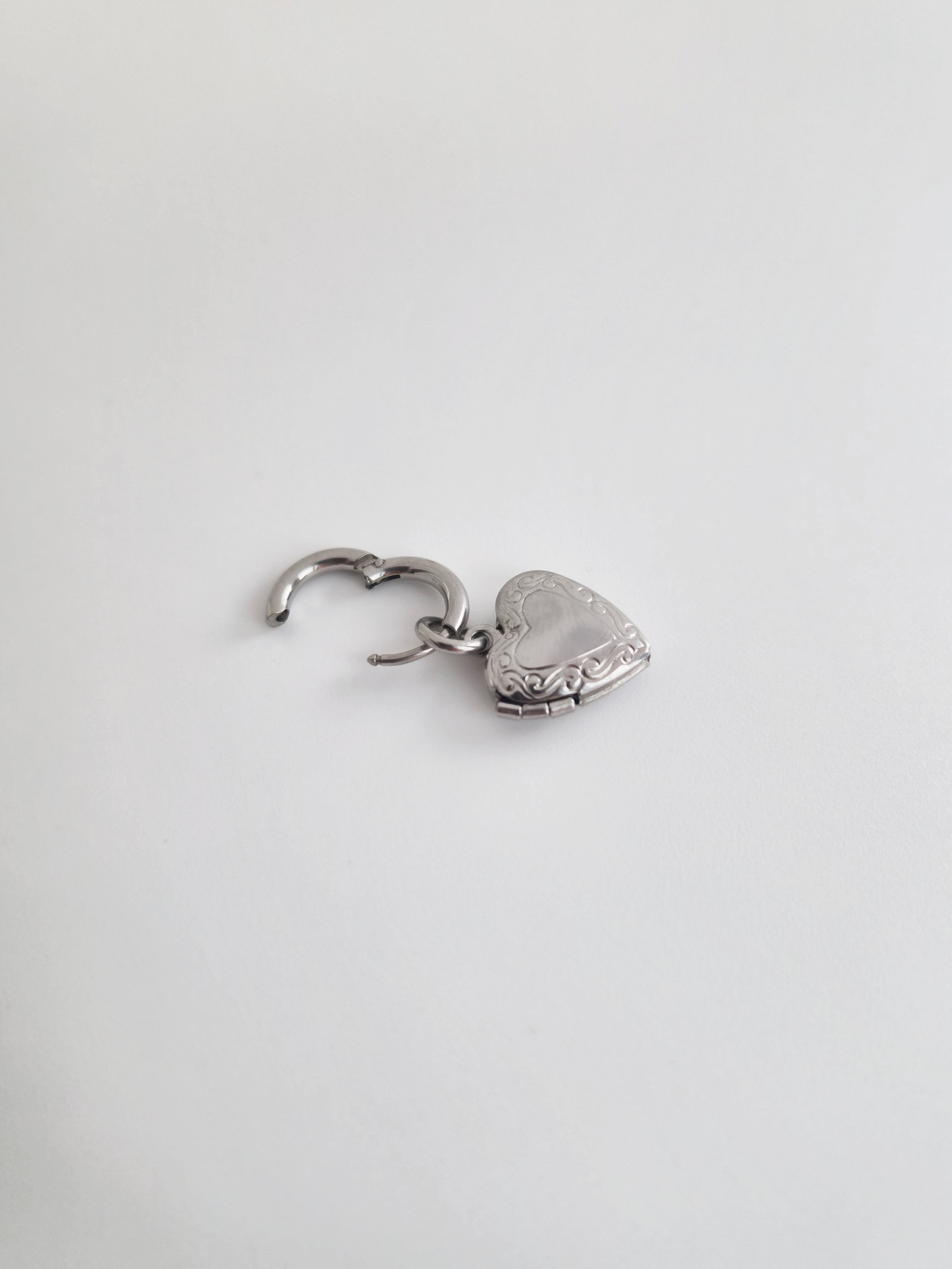 Charm Coeur Petit Médaillon en Acier Inoxydable