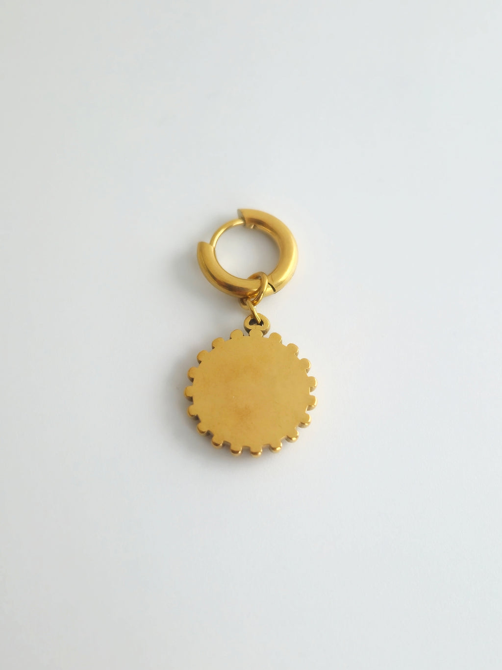 Charm Rond Étoile en Acier Inoxydable Doré