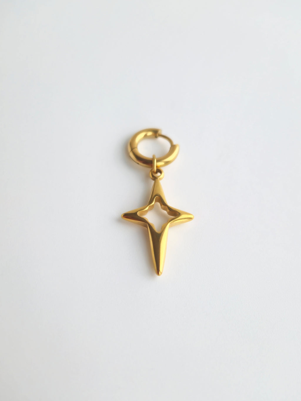 Charm Étoile Creuse Acier Inoxydable Doré