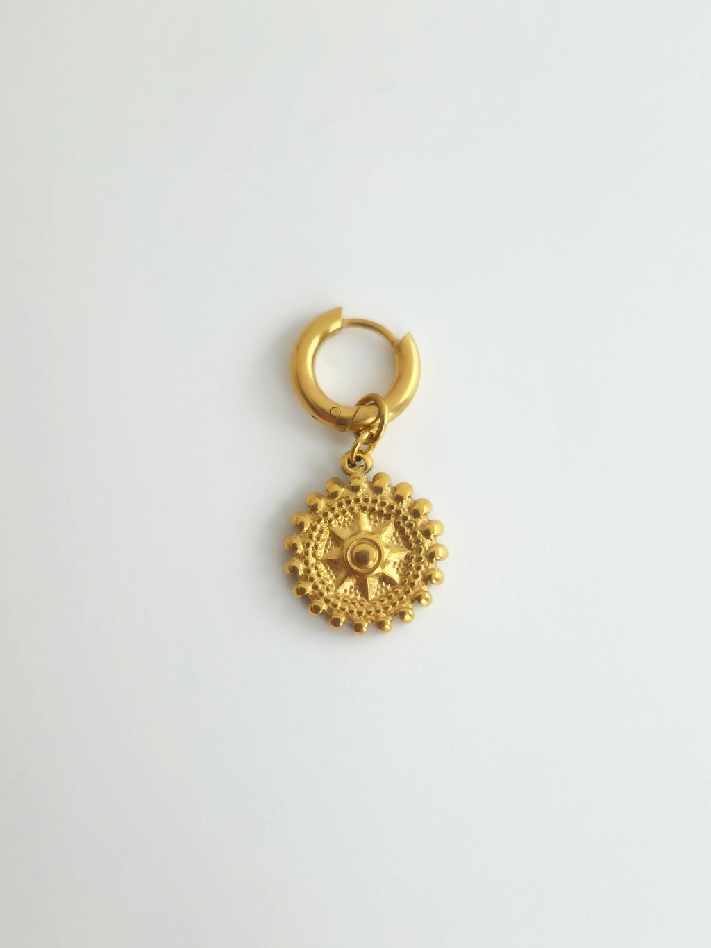Charm Rond Étoile en Acier Inoxydable Doré