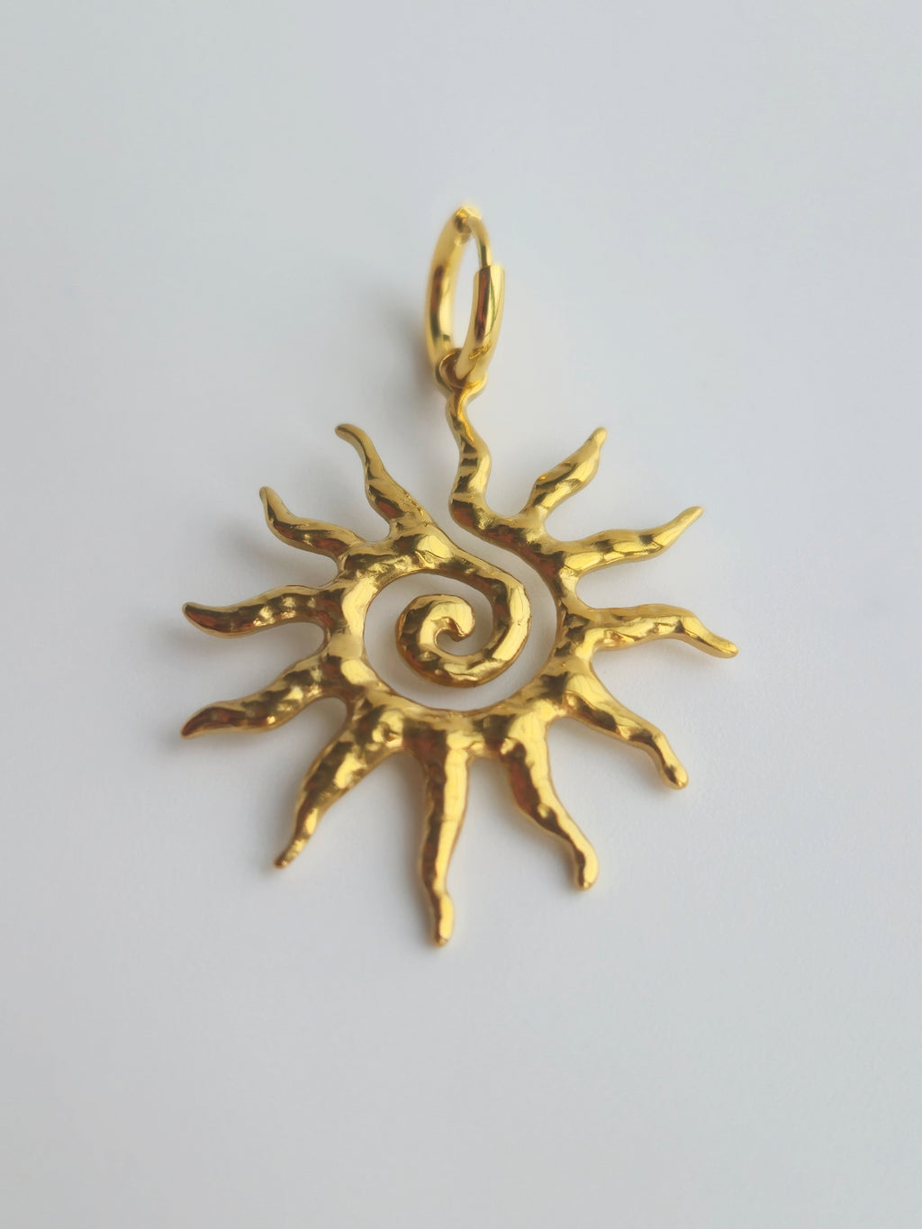 Charm Grand Soleil en Acier Inoxydable Doré