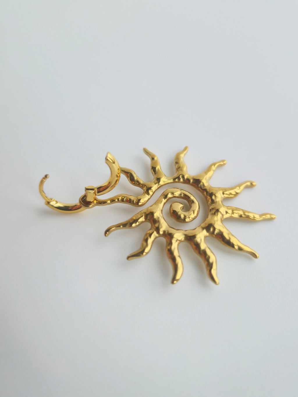 Charm Grand Soleil en Acier Inoxydable Doré